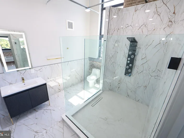 1810 E Venango St #506 — Photo 15