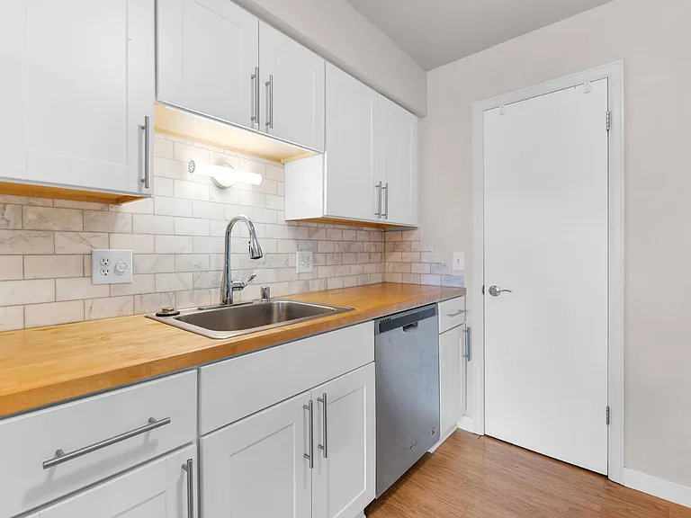 6550 Delmonico Dr #304 — Photo 6