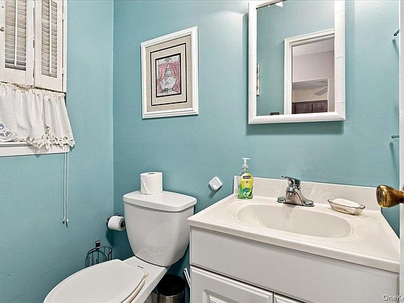 4th image of 1030 Franklin Avenue #25