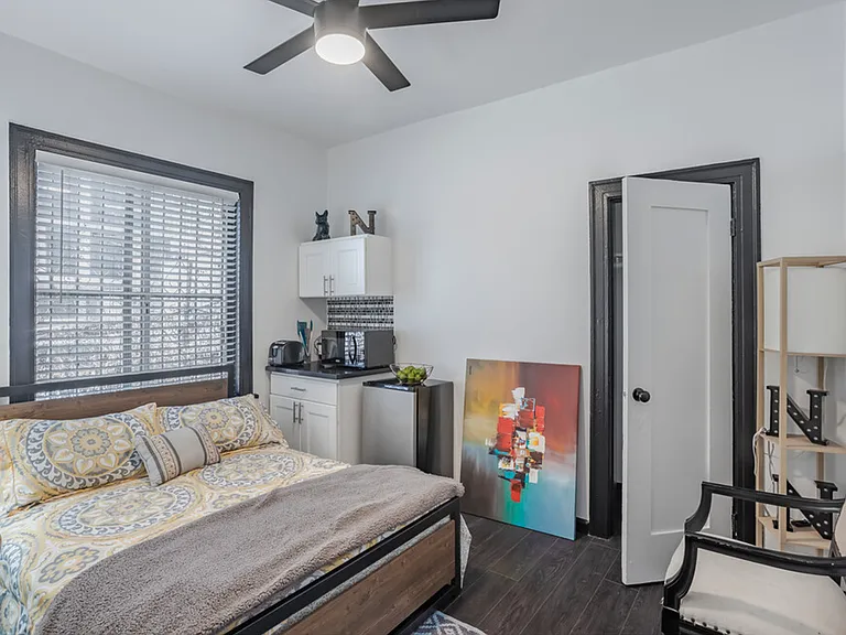 St. Moritz Apartments — Photo 2
