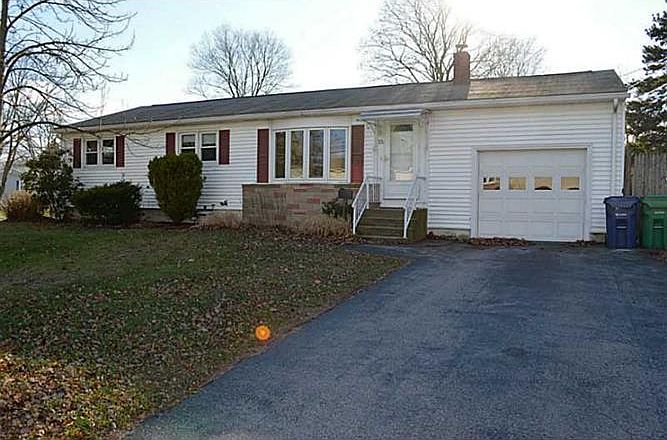 1st image of 15 Peabody Dr