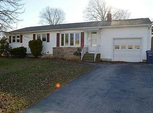 15 Peabody Dr, Warwick, RI 02889