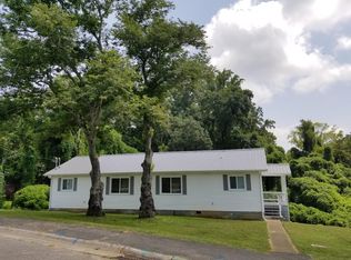 104-106 E Hunter Cir, Oak Ridge, TN 37830