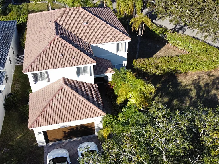 1396 Banyan Way — Photo 3
