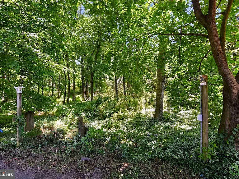 459 Monument Dr — Photo 24