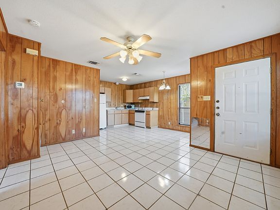 4th image of 1407 Ford St #8