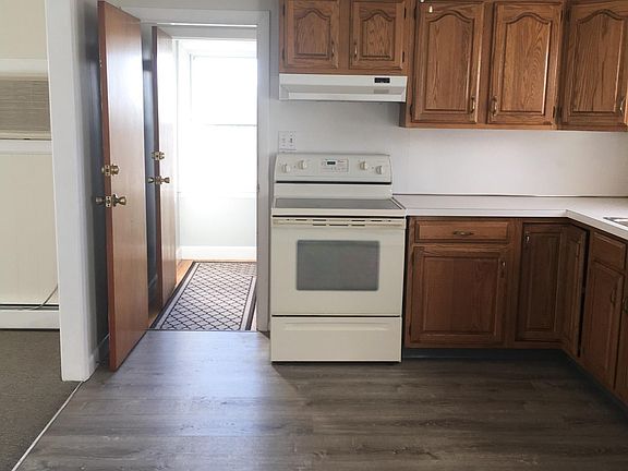 3rd image of 26 Winsor St APT 2