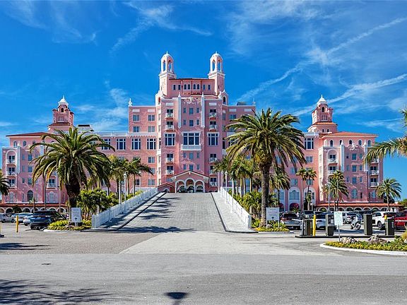 The iconic Don Cesar is steps away!