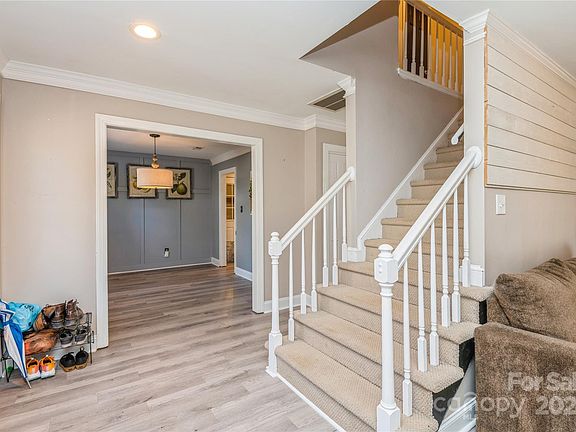 5th image of 2328 Wineberry Ct