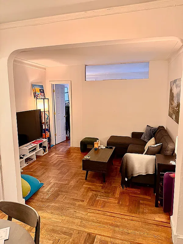 208 East 28th Street — Photo 1