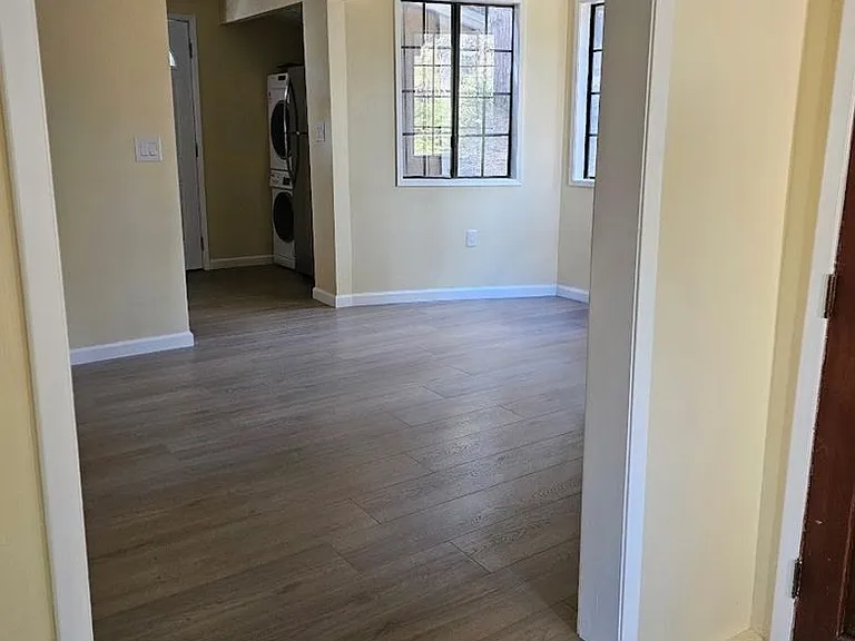 22927 Crest Forest Dr — Photo 2