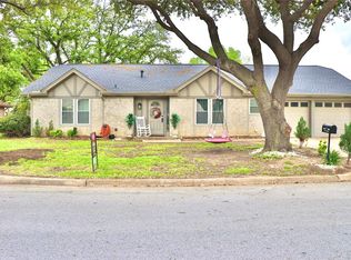 737 Toni Dr, Hurst, TX 76054