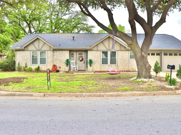 737 Toni Dr, Hurst, TX 76054