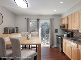 23 King James Ln, Atlantic Highlands, NJ