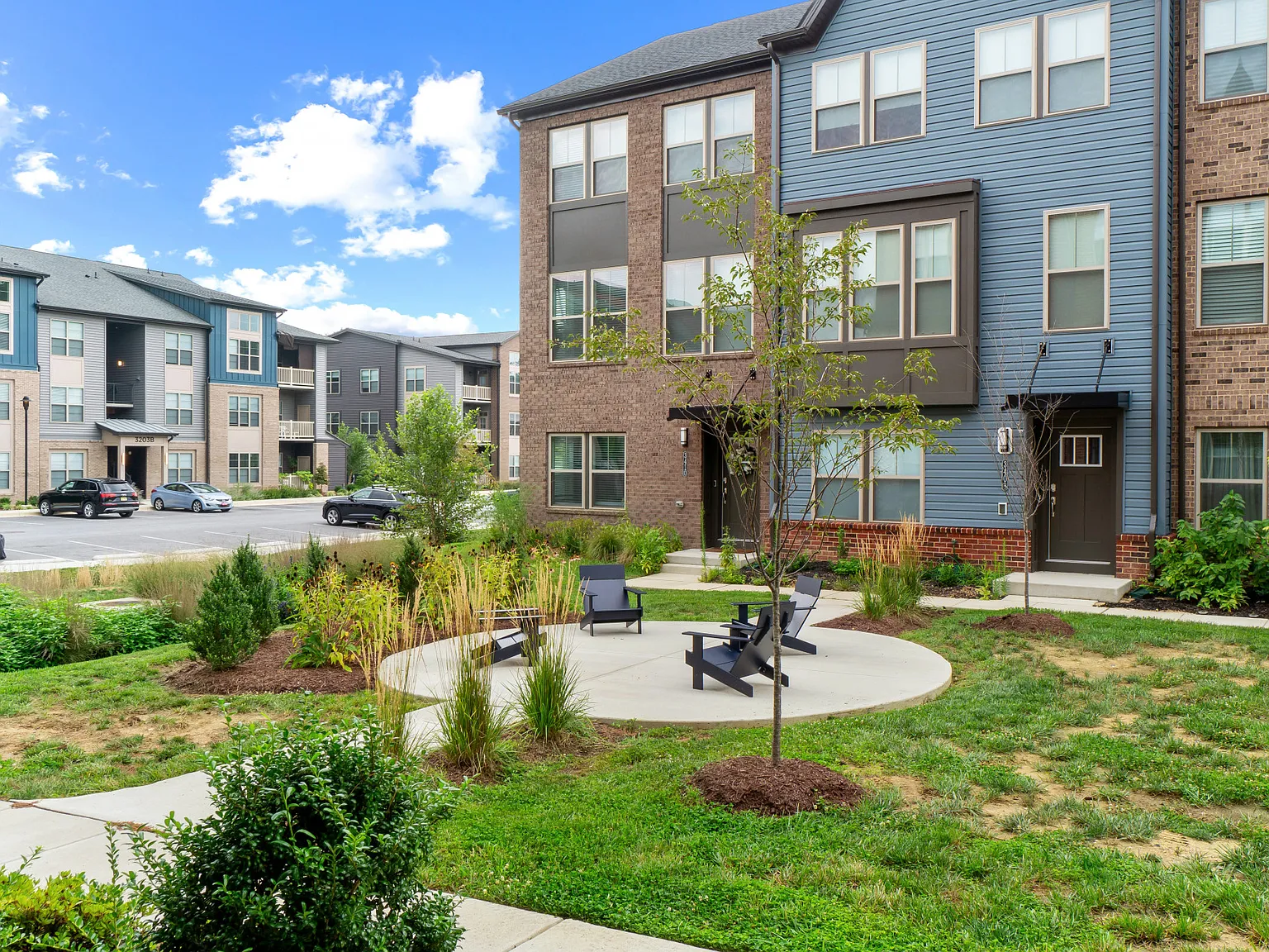 3 bed, 2.5 bath, 2094 sqft, $3,600 — Photo 3