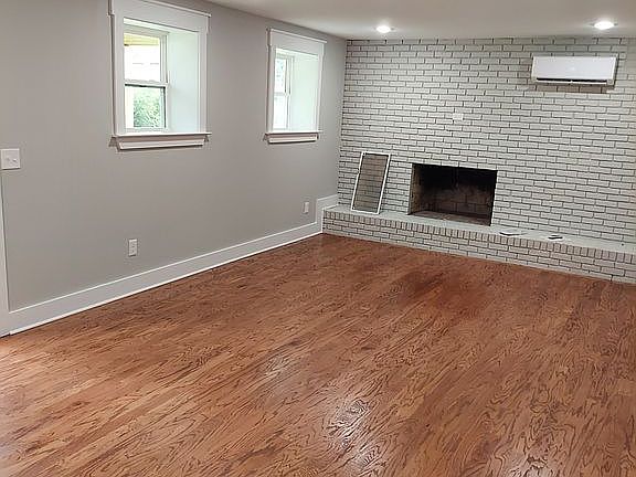 4th image of 8161 Pinecrest Dr