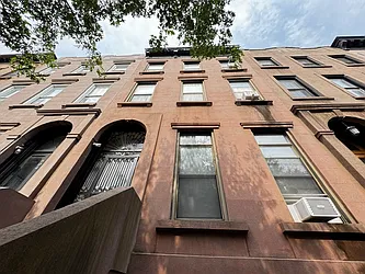 602 Henry Street