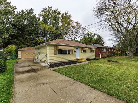 2nd image of 668 Cliffside Dr