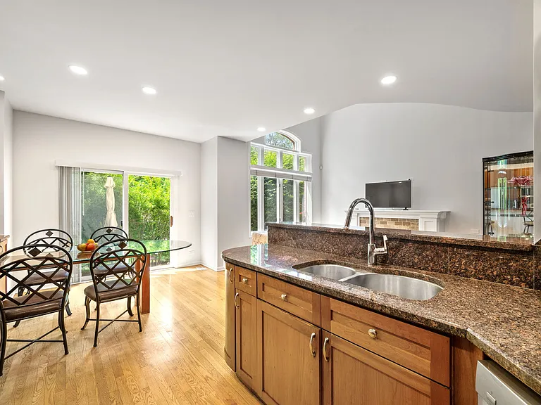 1745 Melise Dr — Photo 8