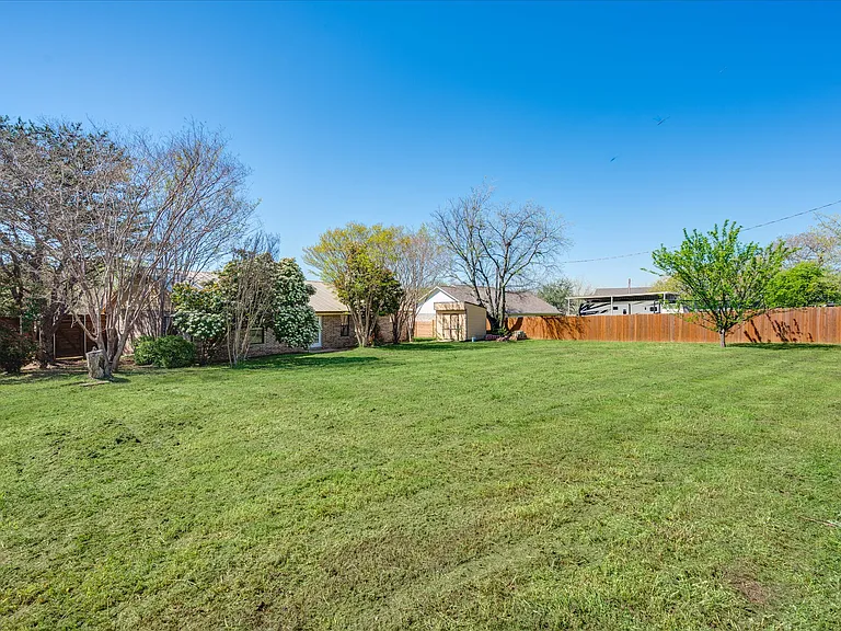 304 Oak Dr — Photo 29