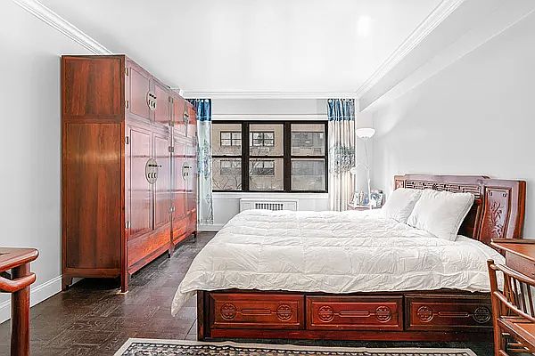 1st image of 301 E 48th St APT 3C