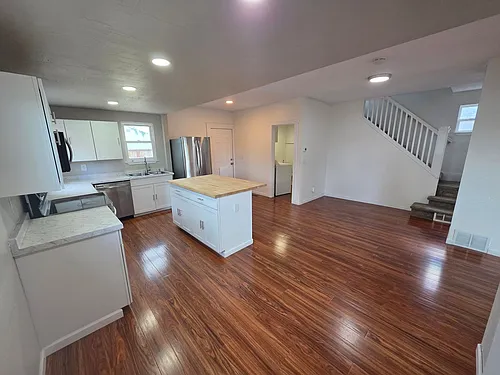 1104 E Rockwell Ave Photo 1