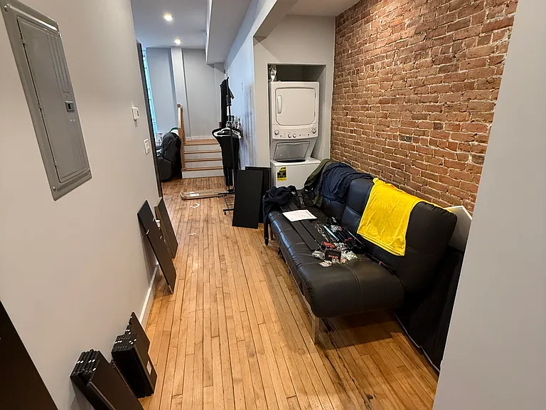 253 Lexington St #1 — Photo 10