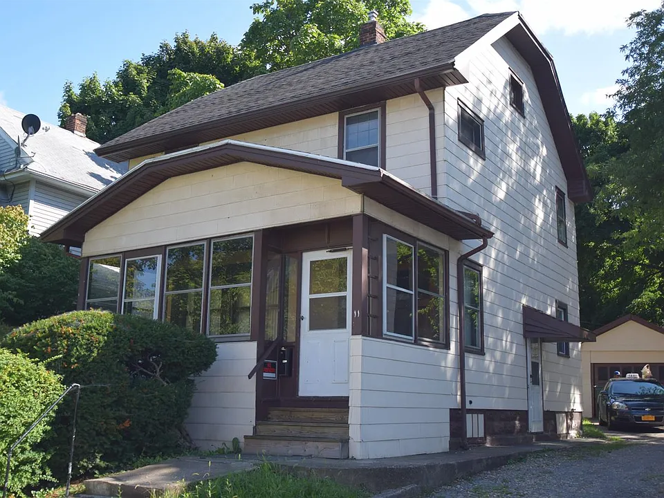 11 Bardin St