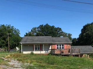 2726 Cliftwood Cir, Hickory, NC 28601