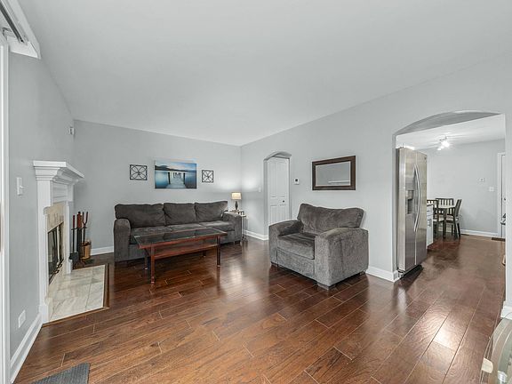 2nd image of 2689 Waterford Ct #2689