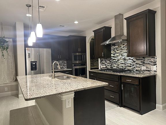 2nd image of 3831 Roosevelt Dr