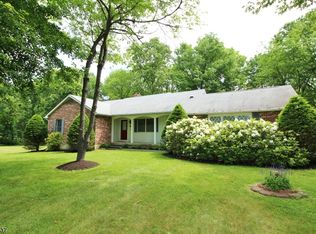 28 Countryside Rd, Columbia, NJ 07832