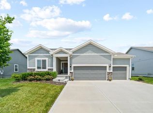 1536 SW Arbor Valley Dr, Lees Summit, MO 64082