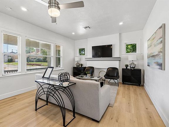 3rd image of 225 NW 25th St