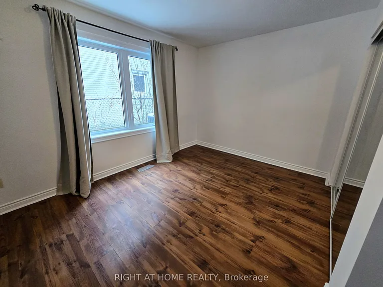 7 Foursome Cres — Photo 7