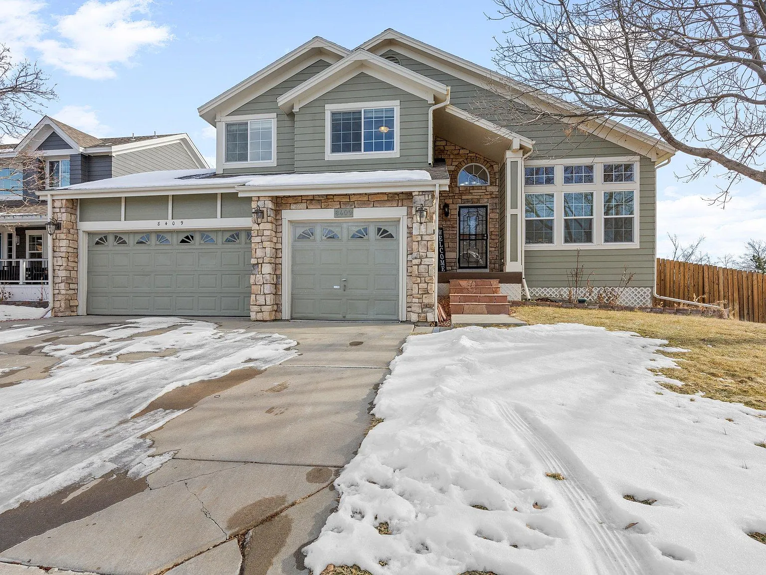 4 bed, 2277 sqft, $3,700 — Photo 1