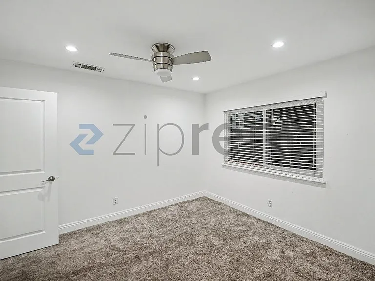 1231 W 87th St — Photo 11