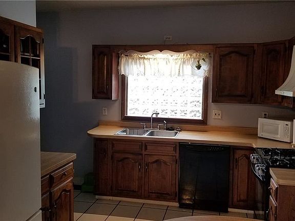 3rd image of 19 Glenwood Ave
