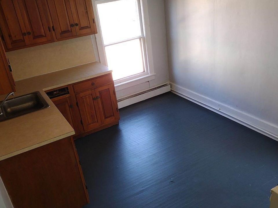 1st image of 39 East Ave #B