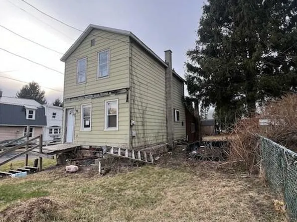 217 School St, Mount Carmel, PA 17851