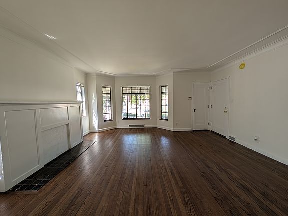 5th image of 17530 Roselawn St #1