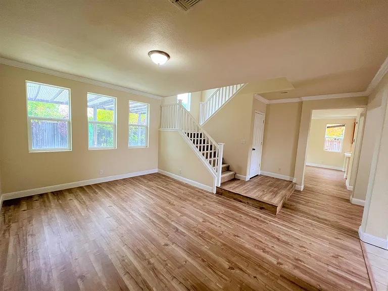 10413 Bunker Ln — Photo 6