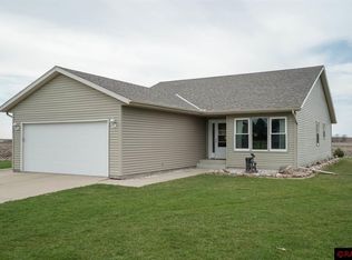 310 Smith Ct, Mapleton, MN 56065