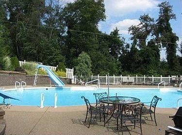 4th image of 328 Bluemont Dr