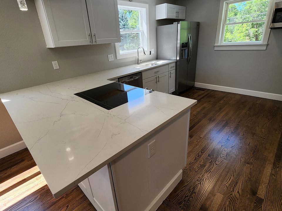 Kitchen with Counter Top seating