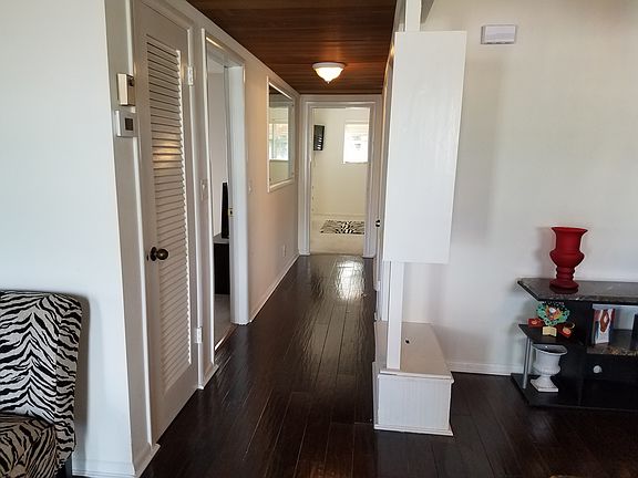 5th image of 141 Bryn Mawr Dr