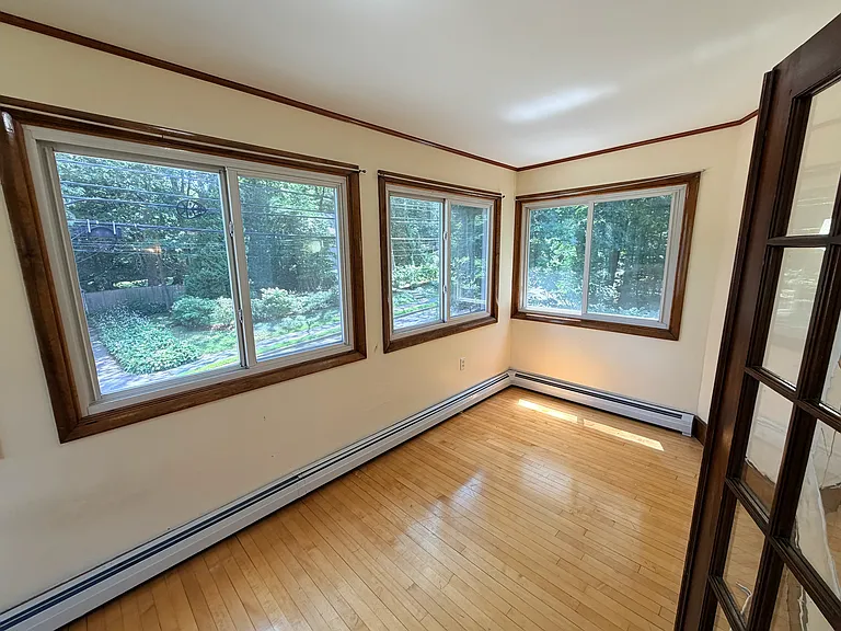 35 Spring St #2 — Photo 9