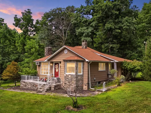 2127 Route 590, Hawley, PA 18428