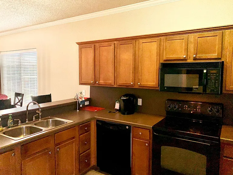 2105 Main St #1 — Photo 5