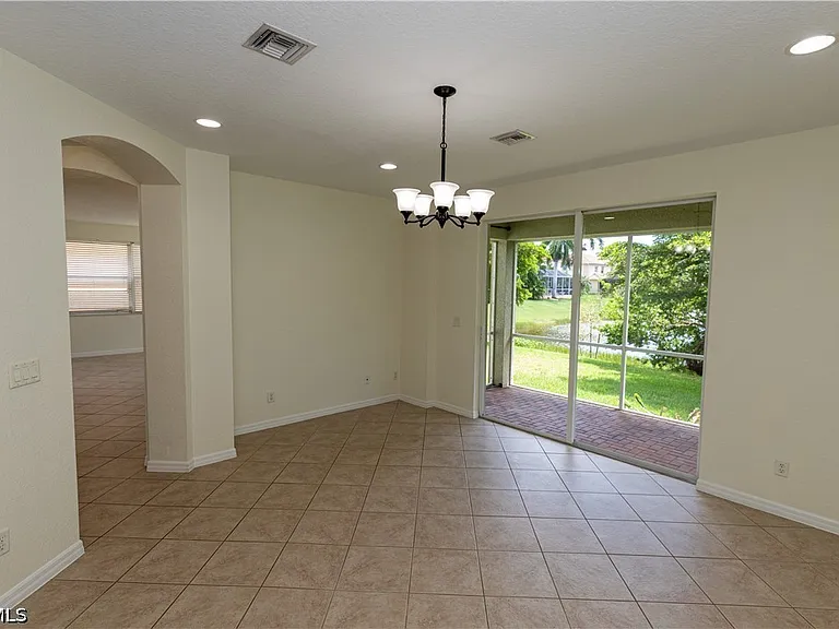 17007 Tremont St — Photo 10